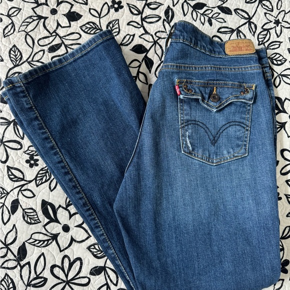 Levi's Denim - ❤️ (1)Ladies Levi’s jeans, size 10medium. Great condition. No tears or wear